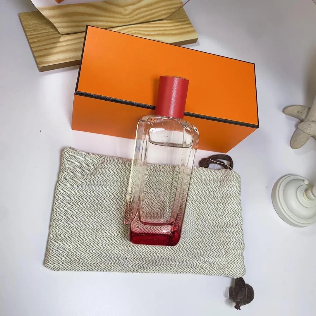floris-cherry-blossom-perfume-royal-garden-spring-lifestyle-shot floris-cherry-blossom-perfume-royal-garden-spring-lifestyle-shot
